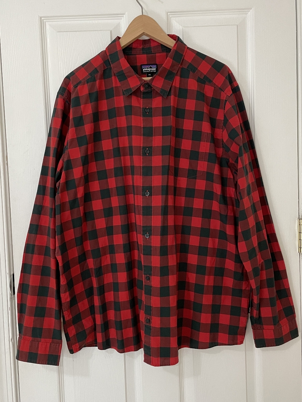 Patagonia Red and Black Plaid Casual Button-Down Shirt XXL